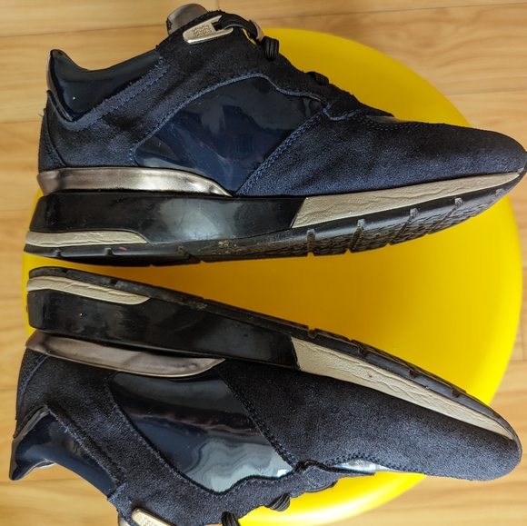 Gently used GEOX Navy Blue Sneakers size 5, EU 35 - Picture 2 of 11